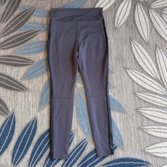 Assets by Spanx Women’s Red Hot Label Size XL Faux Leather Striped Gray Leggings - Picture 2 of 5